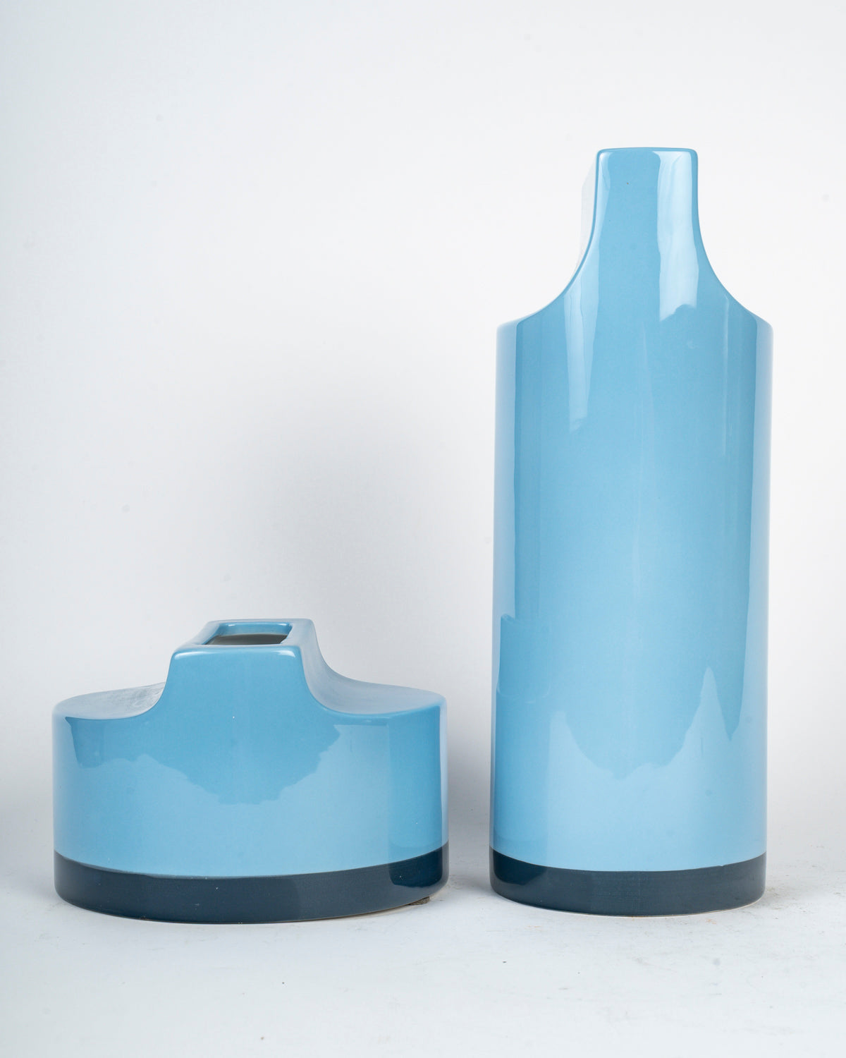 Paire de vases Sifflet d'Ettore Sottsass pour Habitat – vue d'ensemble – Galerie 90