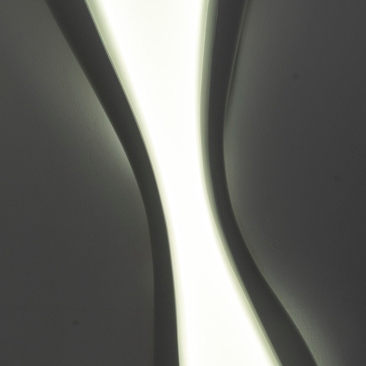 Applique goutte de Cedrimartini, Vicence, fibre de verre, 220 cm — détail de la matière allumée