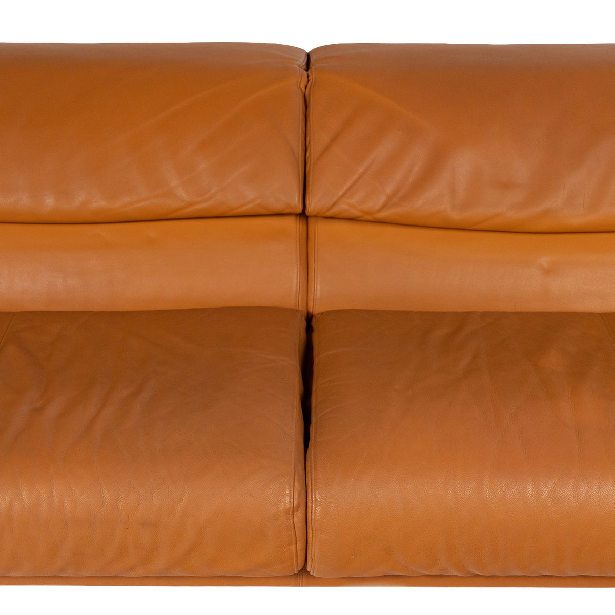 Canapé Alanda de Paolo Piva pour B&B Italia, cuir cognac — détail du cuir et de la couture centrale