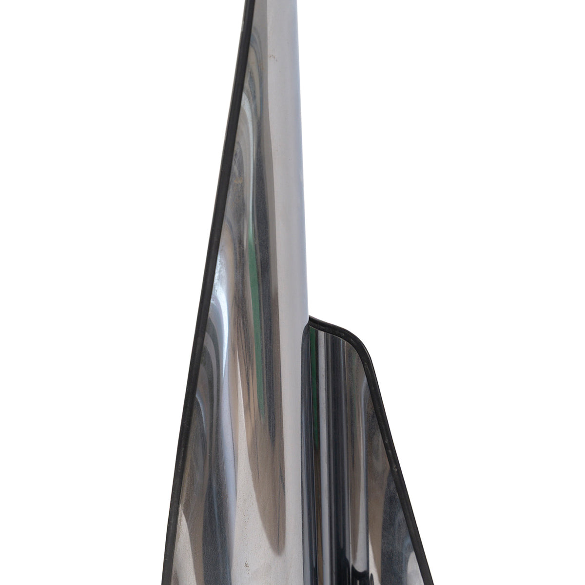 Lampadaire en acier inoxydable poli, Italie, c.1970 – imbrication des feuilles d'acier – Galerie 90