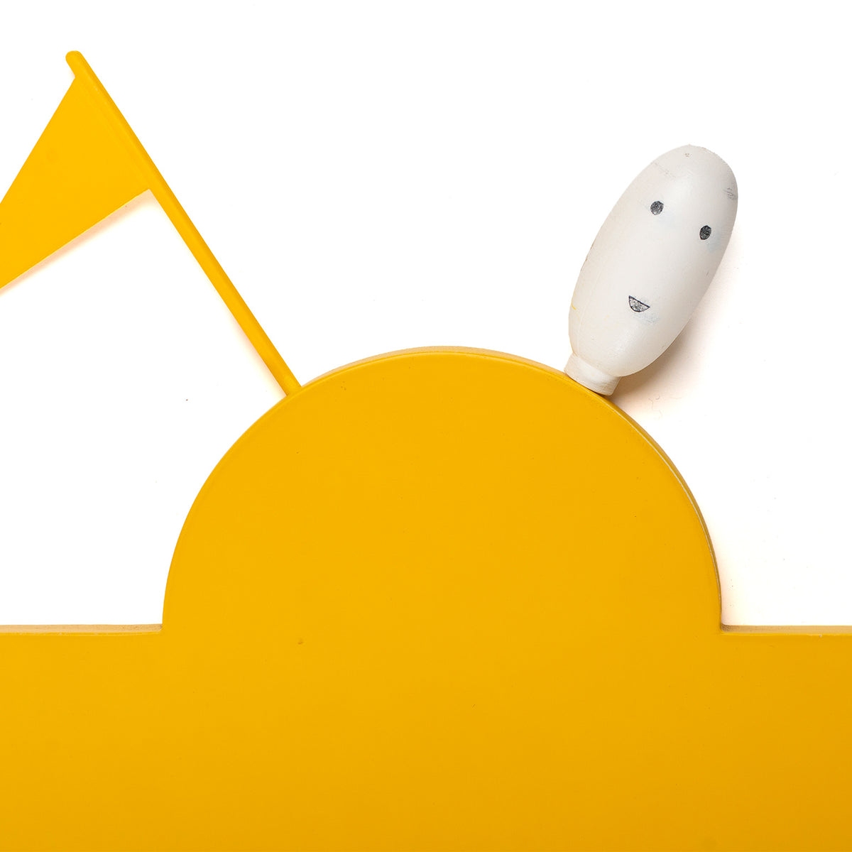 Miroir mural Ollo d'Alessandro Mendini pour Museo Alchimia, 1988 — détail du fanion jaune