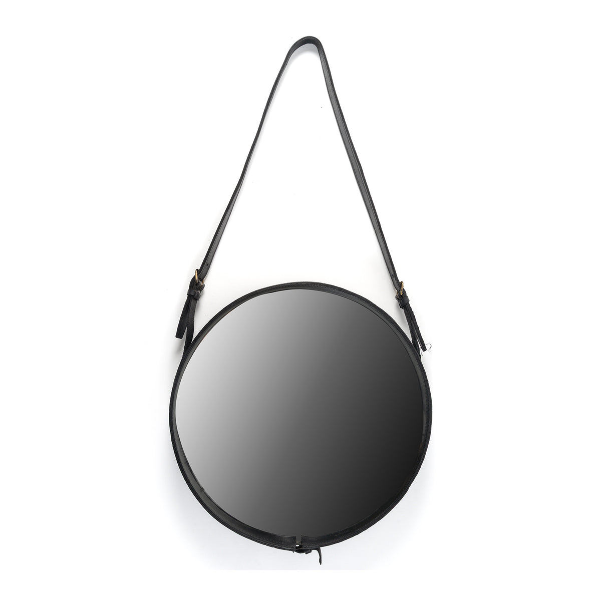 Miroir à sangle de cuir attribué à Jacques Adnet, France, années 1950 — vue de face, suspendu à sa sangle