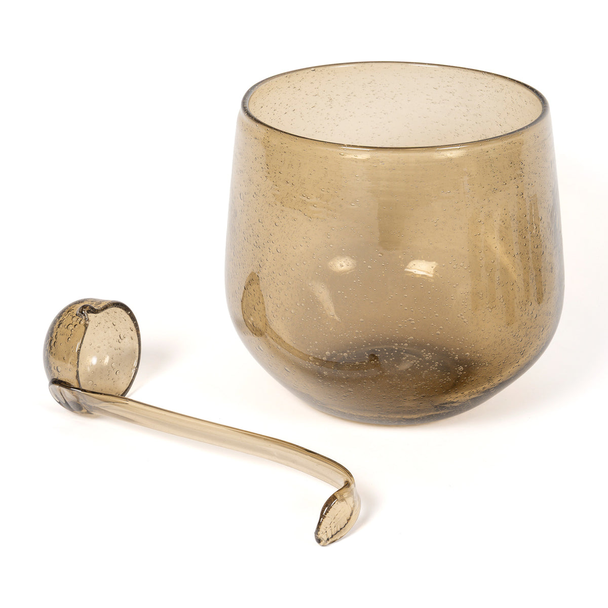 Service à orangeade en verre bullé de la Verrerie de Biot, c.1970 – la coupe, louche posée devant – Galerie 90