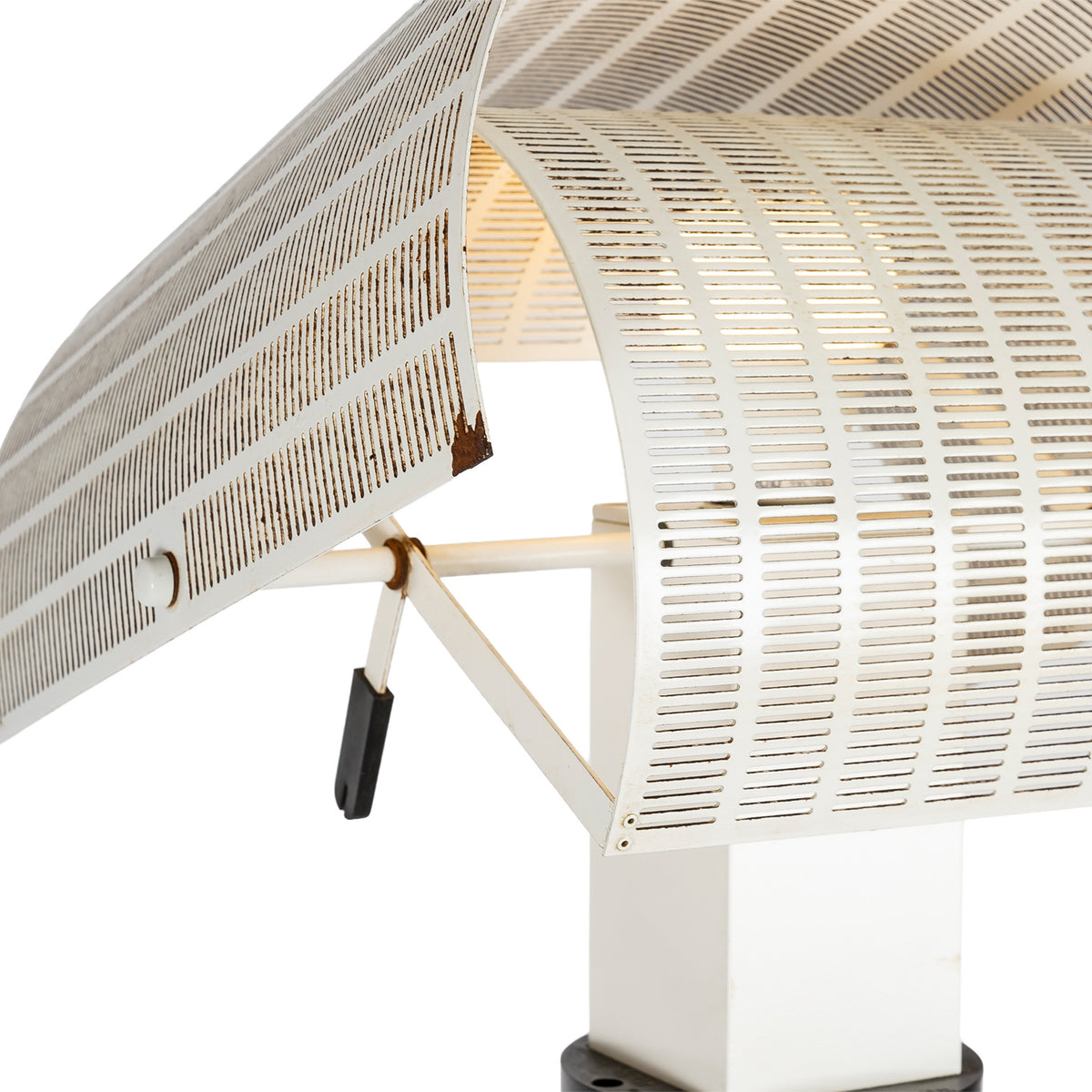 Lampadaire « Shogun » de Mario Botta pour Artemide, 1980 – jonction du diffuseur et du fût – Galerie 90