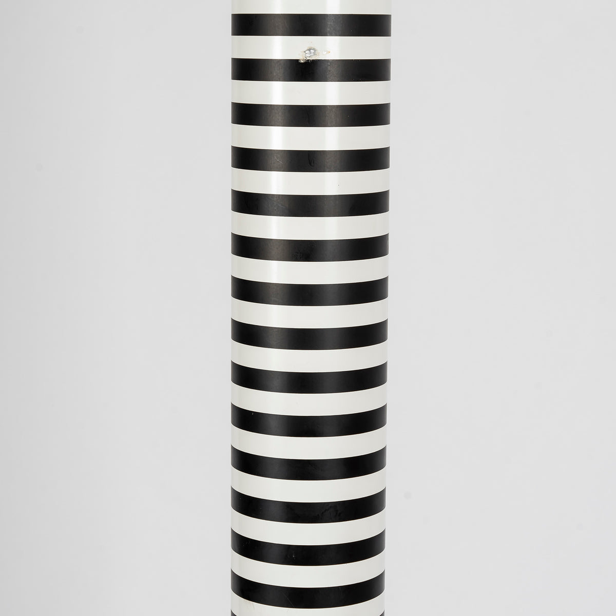 Lampadaire Shogun de Mario Botta pour Artemide, 1986 – la colonne à rayures noires et blanches – Galerie 90
