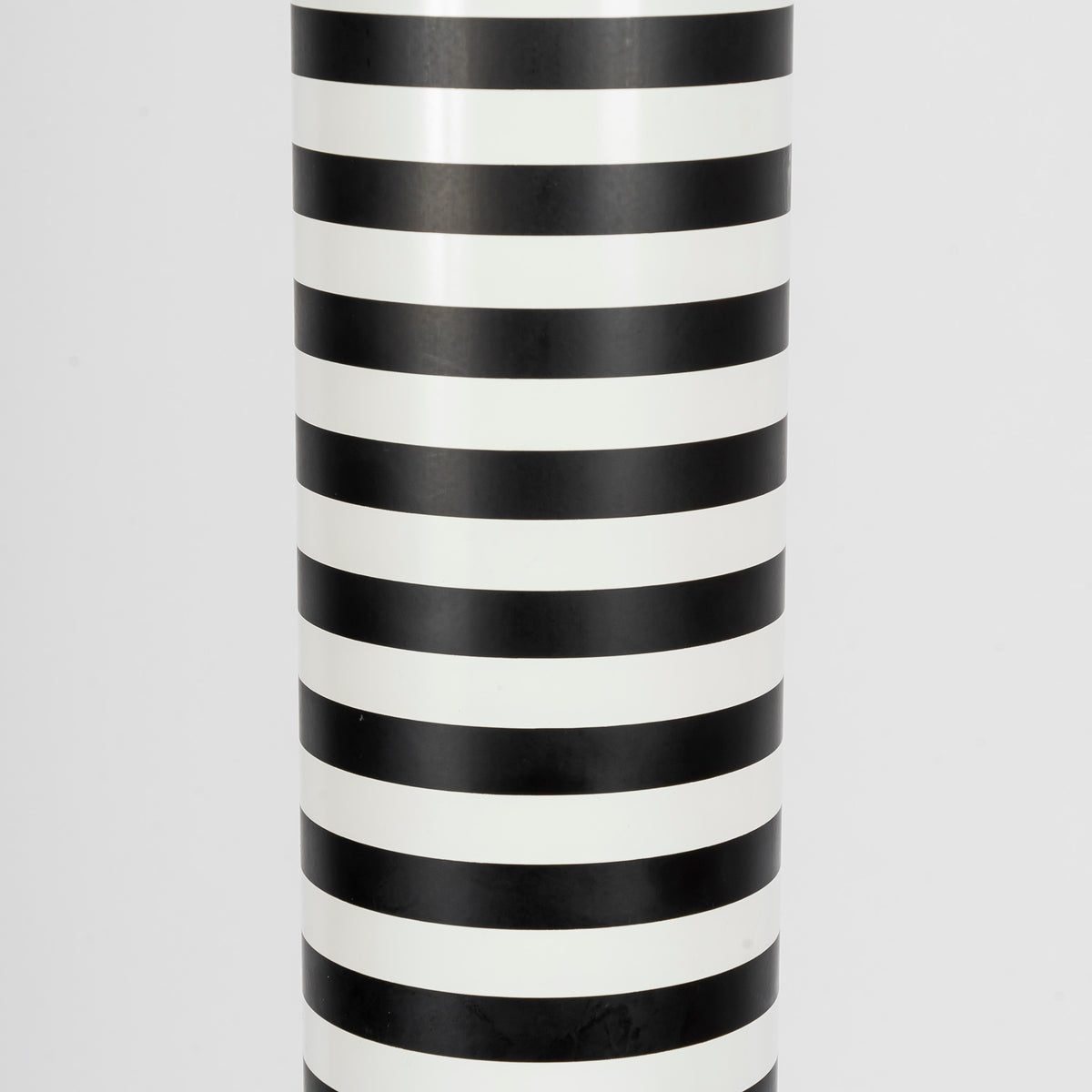 Lampadaire Shogun de Mario Botta pour Artemide, 1986 – la colonne à rayures, vue rapprochée – Galerie 90
