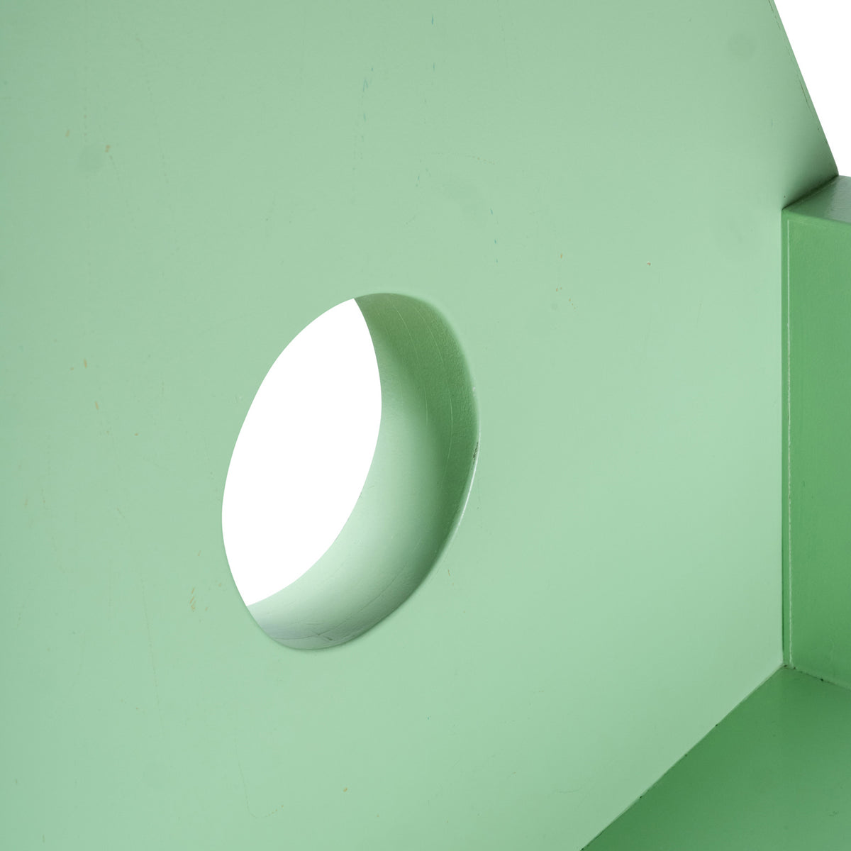 Chaise Vescovina de Lanfranco Benvenuti pour Meccani, 1985, frêne teinté vert — détail de l'œil rond