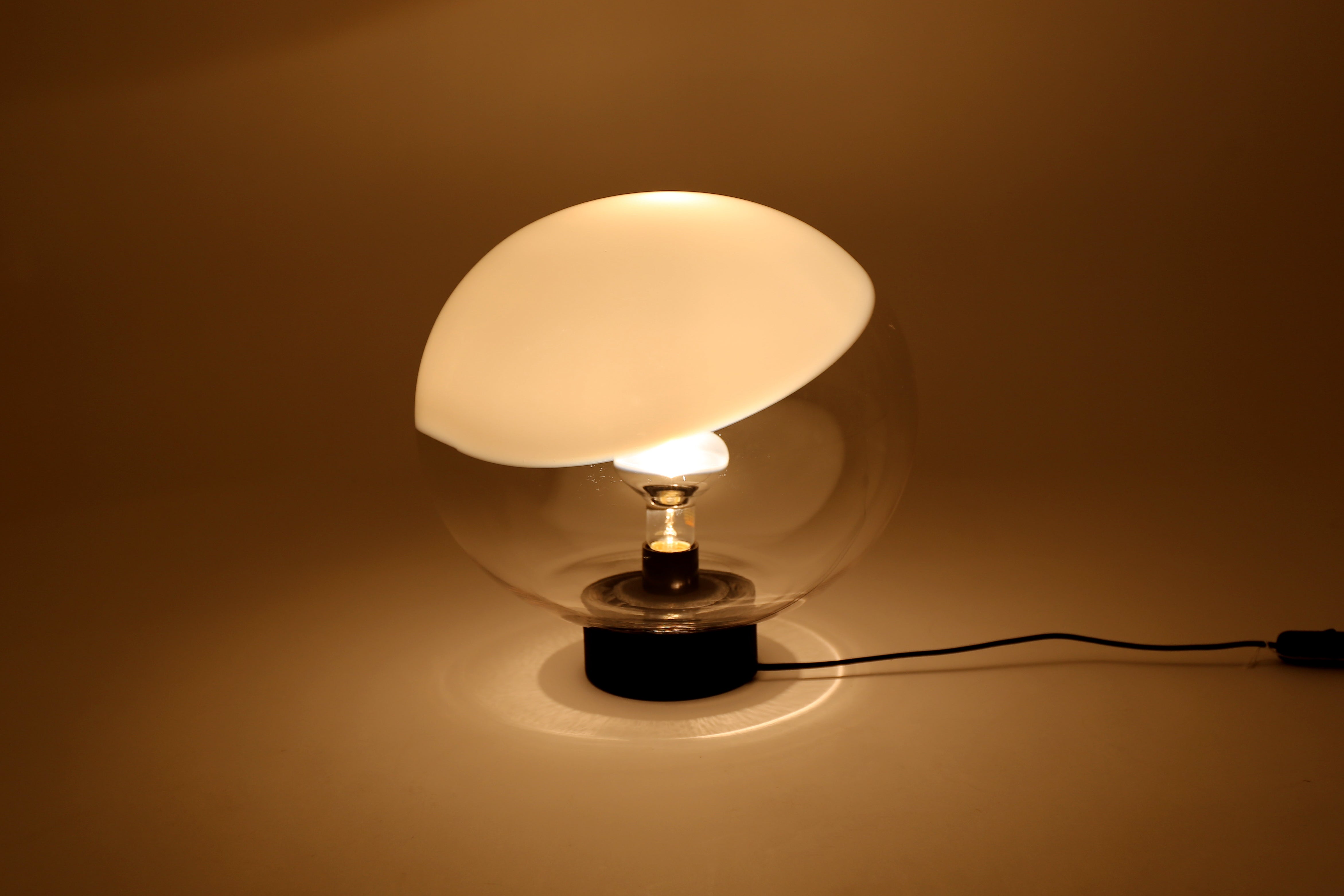 Lampe de table de Roberto Pamio pour Leucos